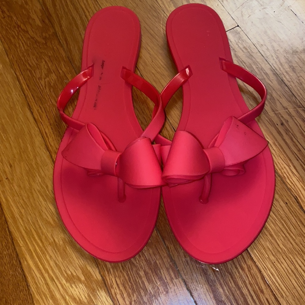 Beautiful red flip flops - Picture 2 of 2